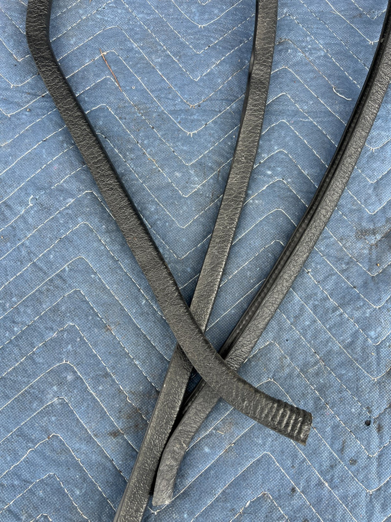 1986-1993 Volvo 240 244 Sedan Door Seal Pinch Seam Trim Set of 4 OEM #4219EM