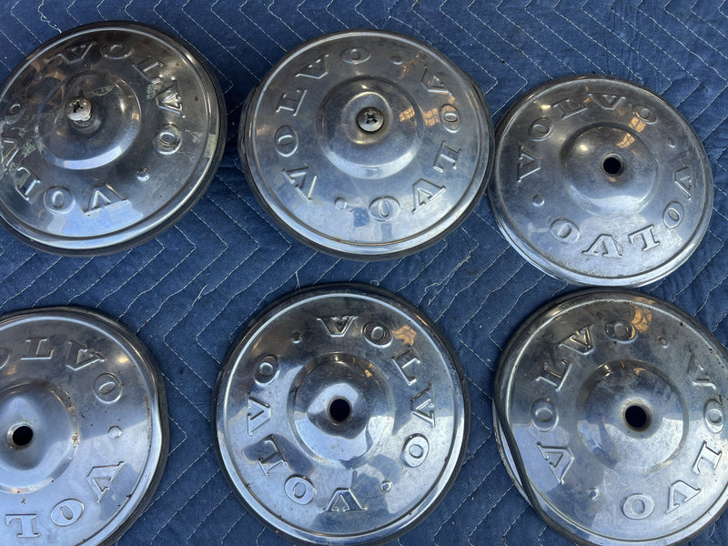 1973 Volvo 140 142 - Hub Cap