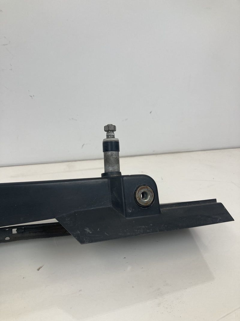 1992 Volvo 940 944 - Wiper Linkage PN: 1392140