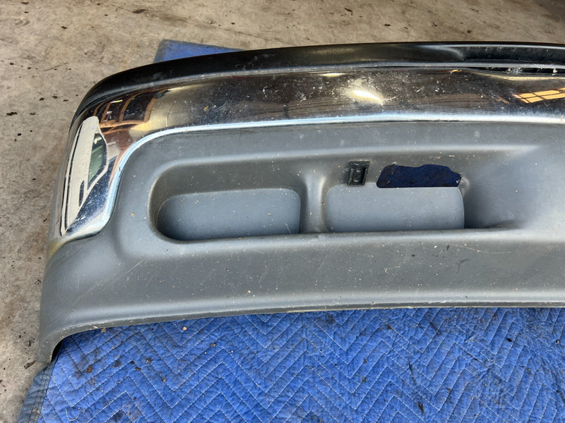1999-2002 Chevy Silverado GM 1500 2500 Front Bumper w/ Chrome Trim OEM #1856CN