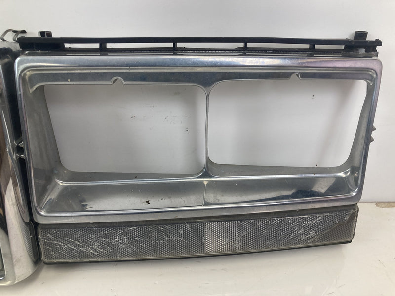 1981-1985 Volvo 240 245 Headlamp Set Grille Front Assembly OEM