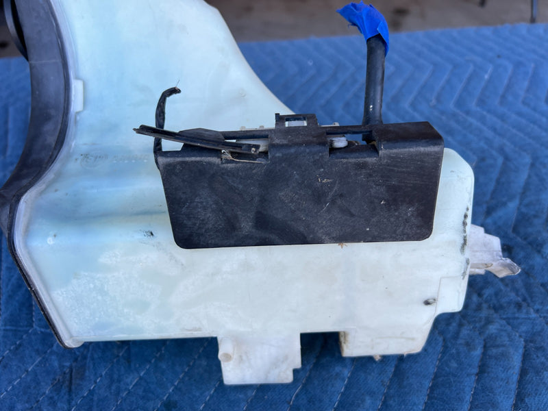 2000-2005 BMW 330xi 325xi E46 Windshield Washer Fluid Reservoir Tank OEM #4821EM