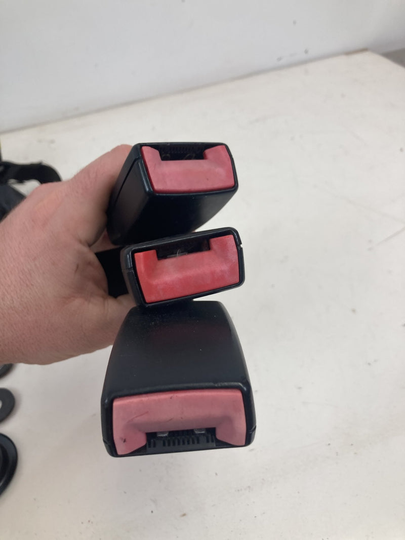 2001-2005 Volkswagen Passat Rear Seat Belt Buckle Set LH RH OEM #5544M