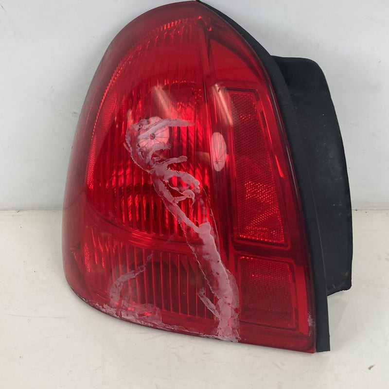 2002-2005 Lincoln Town Car Signature Tail Light Left WIX13B505A OEM #5137M