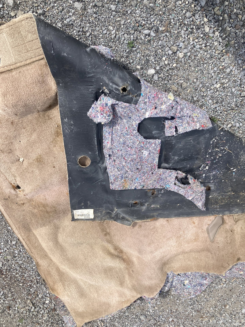 1995-1998 Chevrolet Silverado 2500 GMT400 Molded Carpet Set Reg Cab 15990136 OEM