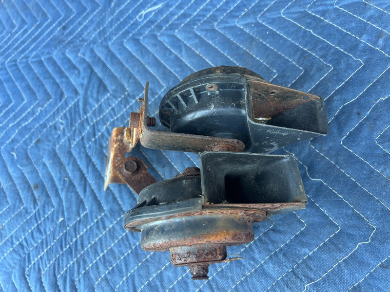 1967-1974 Volvo 140 142 144 145 Horn High & Low Tone Signal Pair OEM #4953EM