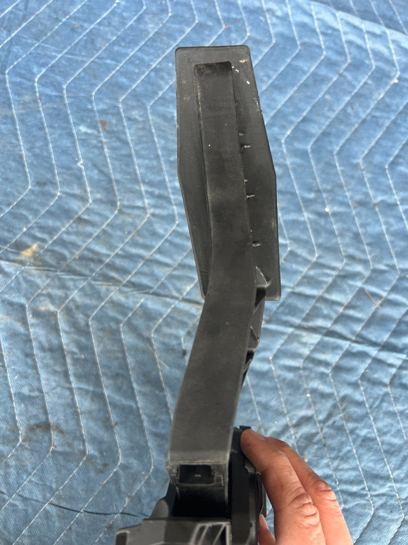 2012-2015 Chevy Cruze Gas Accelerator Pedal Assembly 13252702 OEM #2222CN