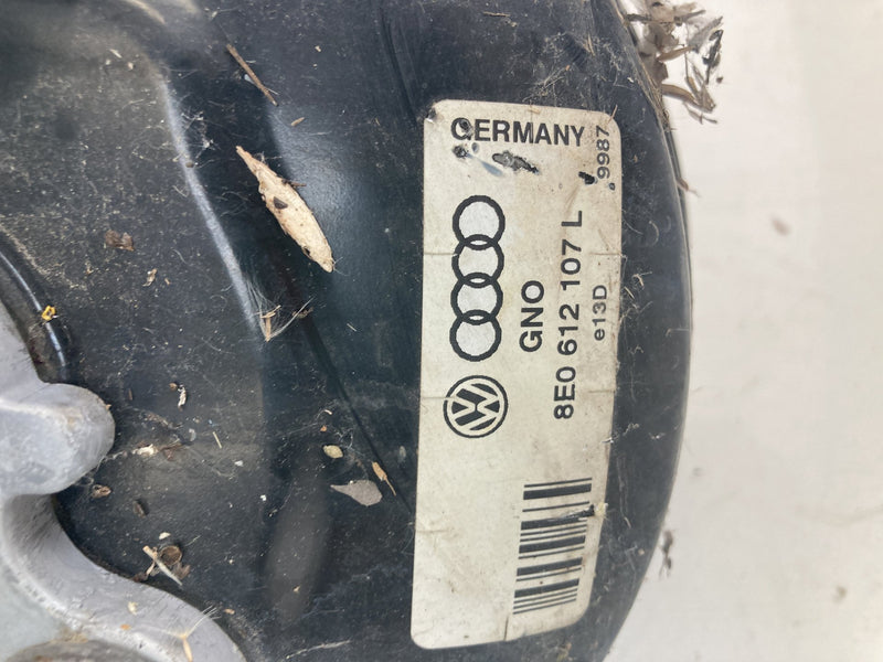 2001-2005 Volkswagen Passat Brake Booster Master Cylinder Assembly OEM #5522M