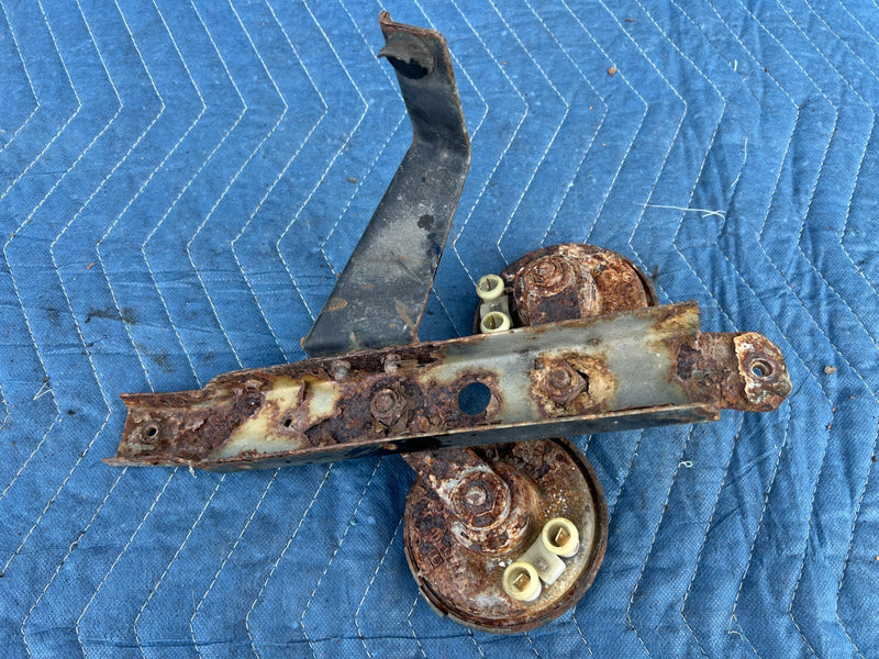 1986-1993 Volvo 240 244 Sedan Horn High & Low Tone Mounting Bracket OEM #4223EM
