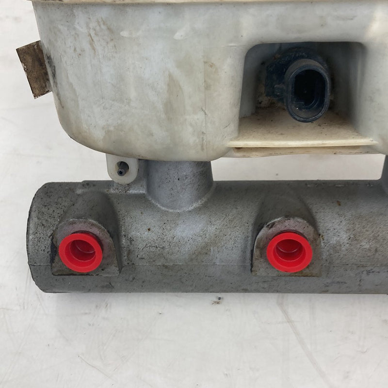 2007-2014 Chevrolet Silverado GMT900 Master Cylinder 18045894 DA OEM #5364M
