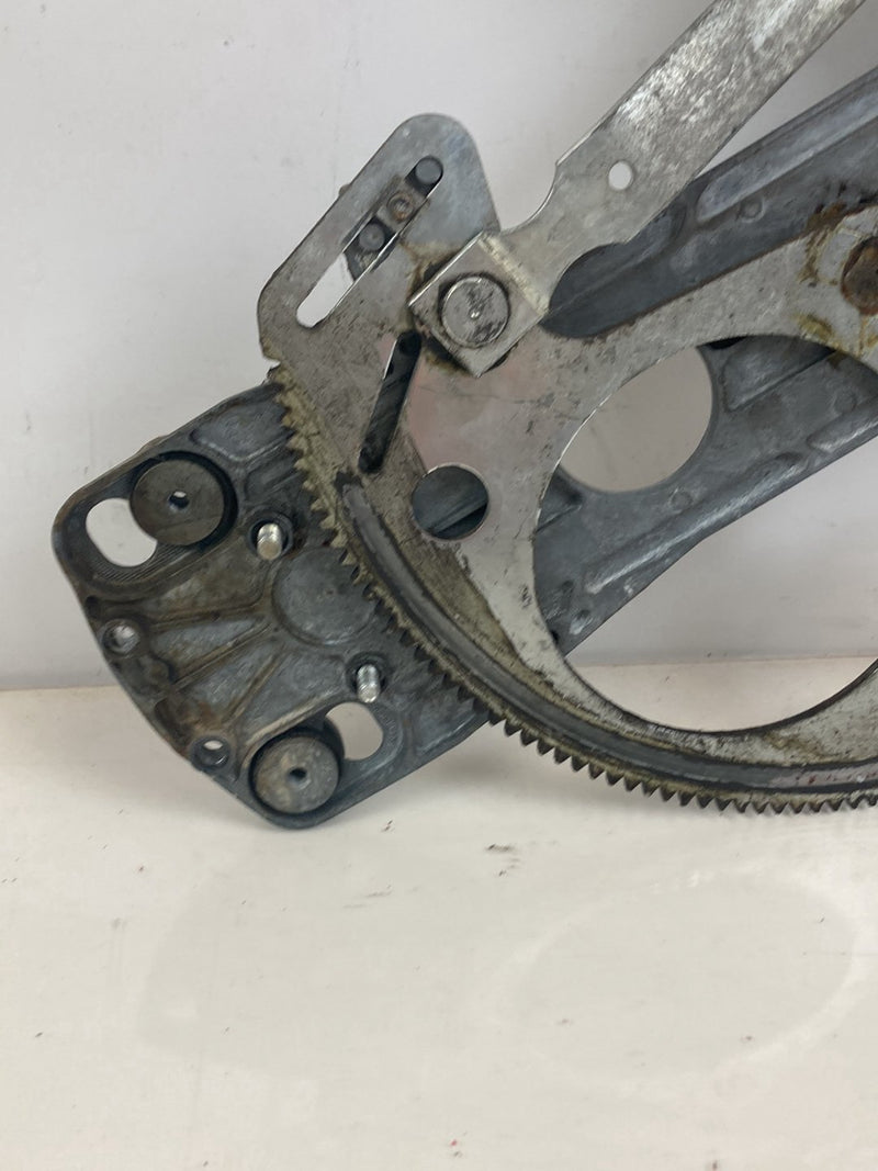 1986-93 Volvo 240 244 Window Regulator Passenger Front Bosch 1315020 OEM #4875M