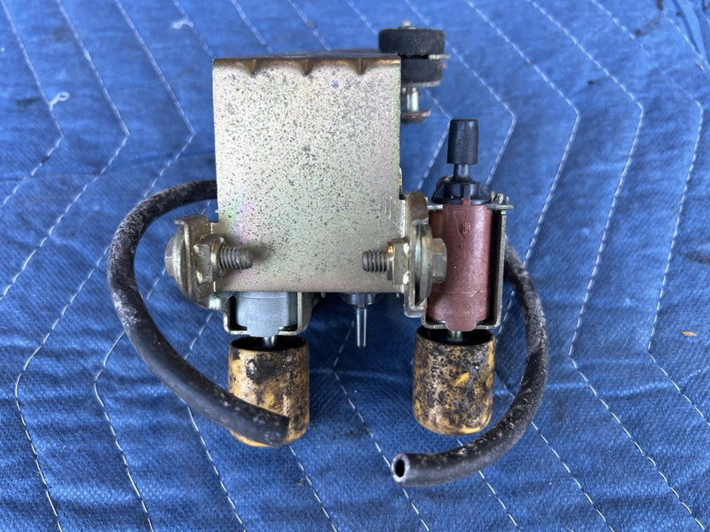 1998-2003 Jaguar XJR XJ8 X308 Speed Cruise Control Valve Solenoid OEM #4733E