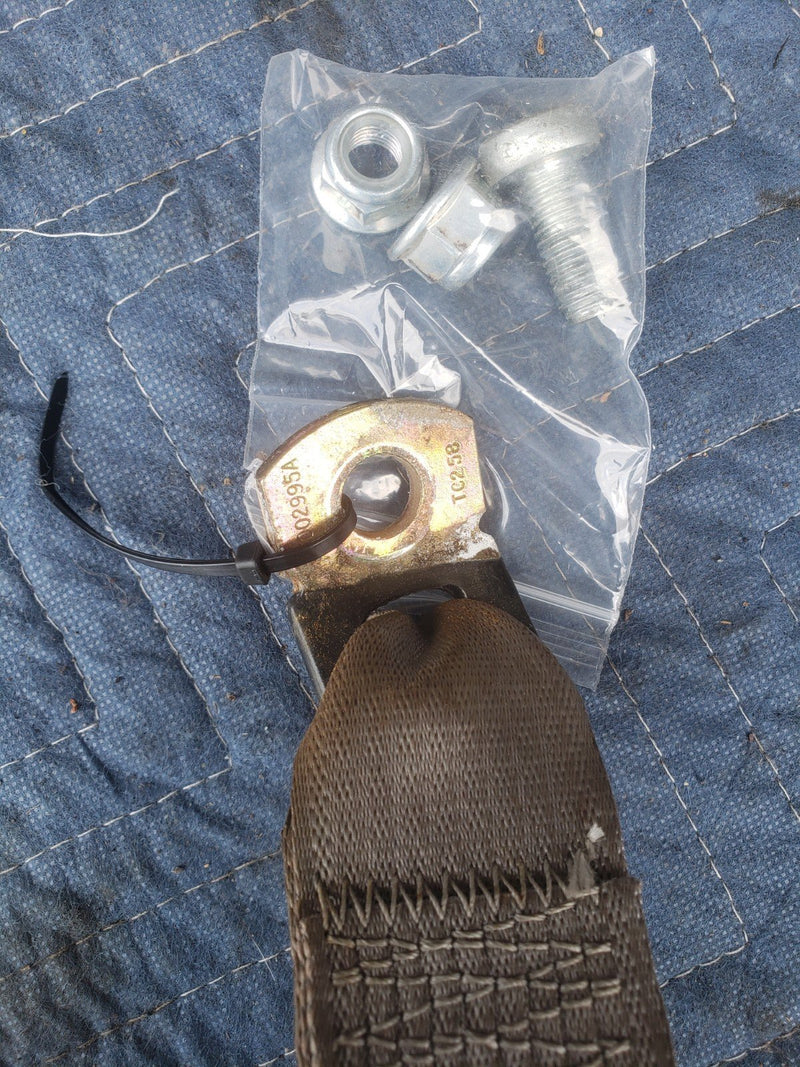 2000-2005 Chevy Impala Rear LH RH Center Seat Belt Retractor Set OEM #2154CN
