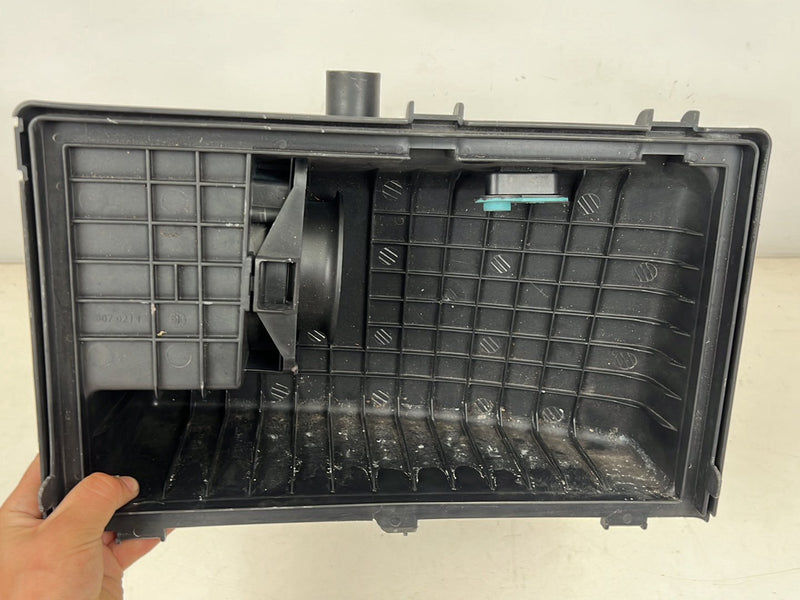 1990-1992 Volvo 740 745 940 Air Filter Cleaner Housing Box 8624781 OEM #5855EM