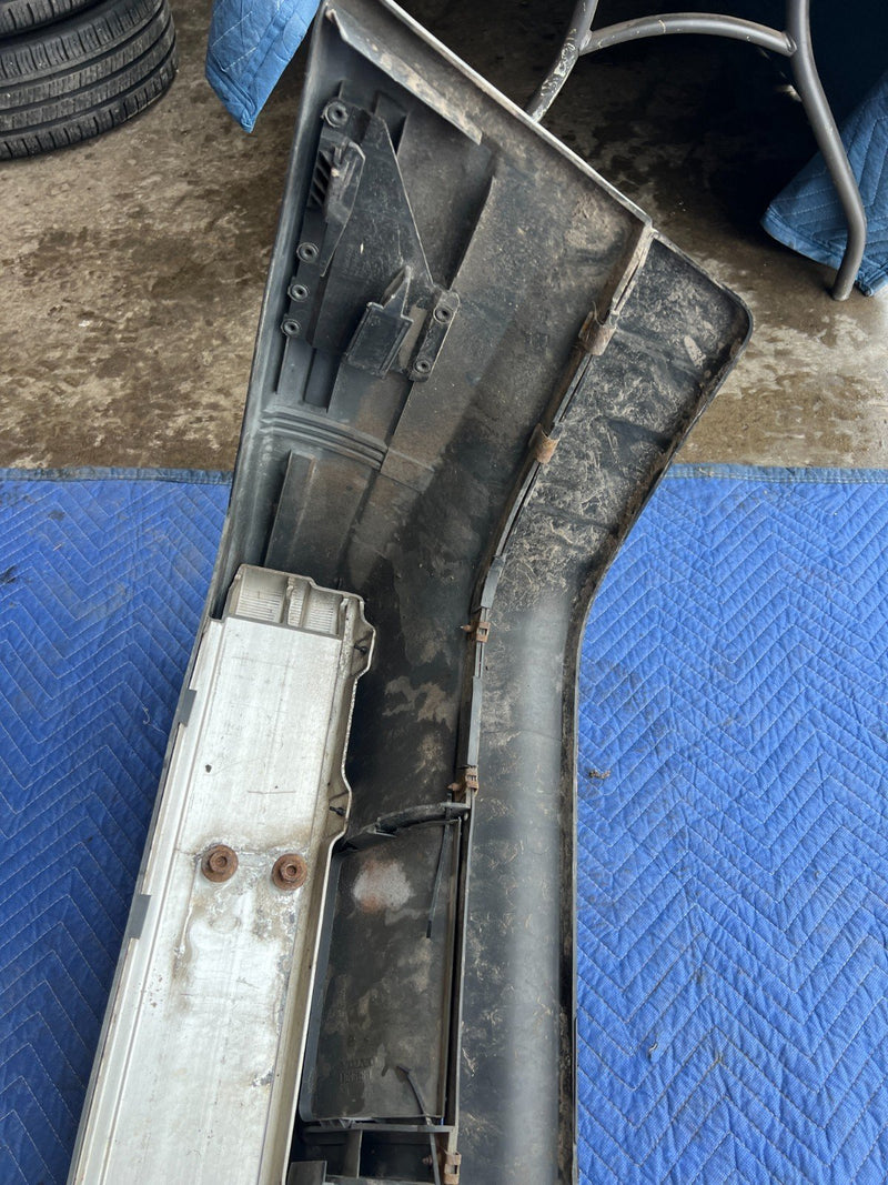 1989-1995 Volvo 740 940 Sedan Front Bumper Cover Trim Guard 1369626 OEM #3822EM