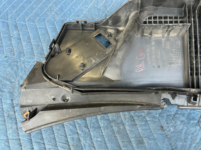 1998-2003 Mercedes W210 E320 Windshield Wiper Cowl Cover Trim Screen OEM #4663EM