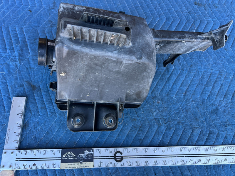 2000-2005 BMW 330xi 325xi E46 Air Intake Cleaner Filter Housing Box OEM #4833EM