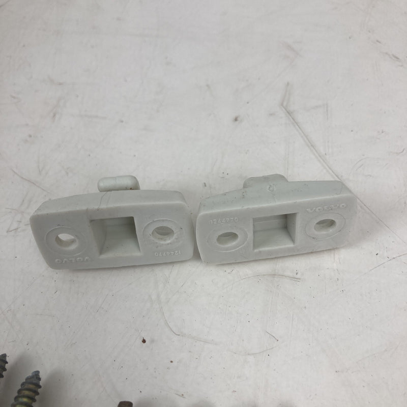 1981-1985 Volvo 240 245 Sun Visor Retaining Clip Pair 1244770 OEM