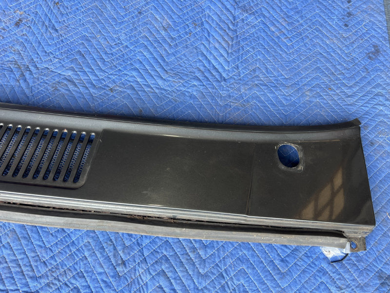 1989-1995 Volvo 740 940 Sedan Front Windshield Cowl Trim Grille Gray OEM #3649EM