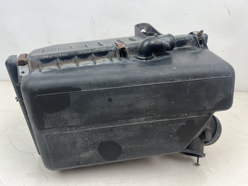 1998-2000 Volvo S70 V70 XC Air Filter Cleaner Housing Box 9189152 OEM #6863EM