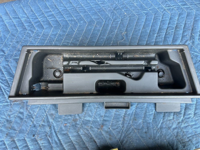 1998-2002 Honda Accord 84605-S84-A010-M1 Emergency Jack Kit, Carrier OEM #2016CN