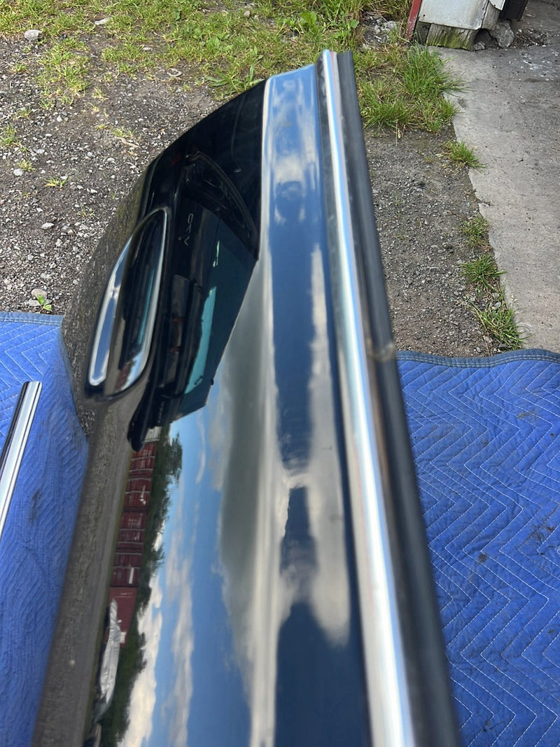 1996-2003 Audi S8 D2 A8 Front Passenger Right Door Shell Black OEM #6423EM