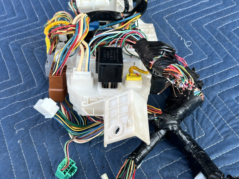 2010-2013 Suzuki SX4 Hatchback Interior Relay Fuse Box #1330CN