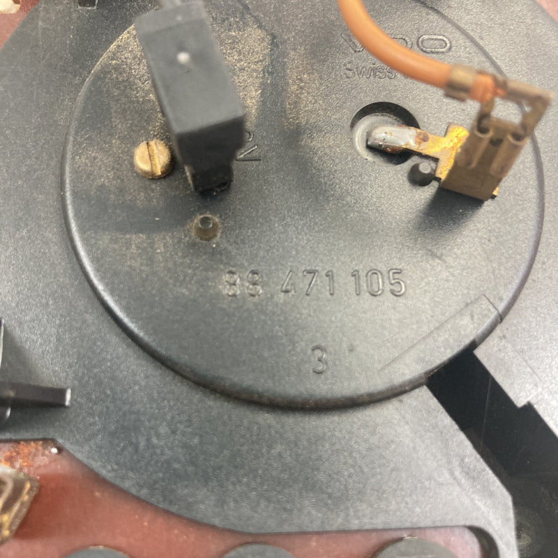 1981-1985 Volvo 240 245 Gauge Cluster Speedometer 1324797 OEM