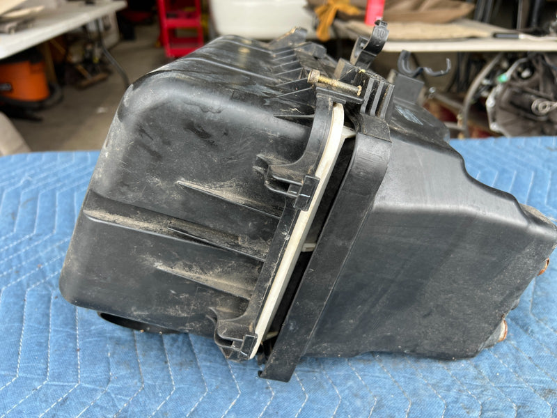 2002-2006 Toyota Camry Air Intake Filter Cleaner Box Housing Assembly OE #5001EM