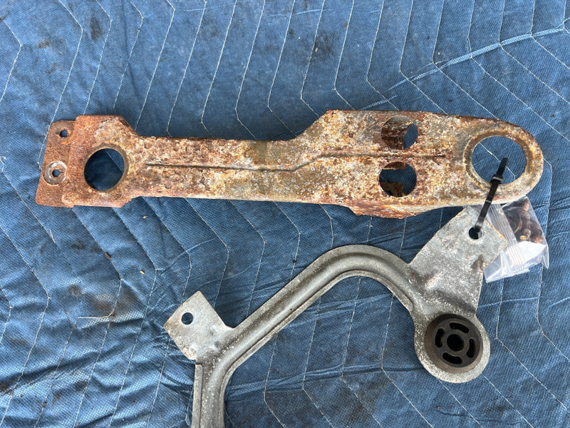 1989-1995 Volvo 740 940 Sedan Air Box Housing Bracket Brace Mount OEM #3702EM