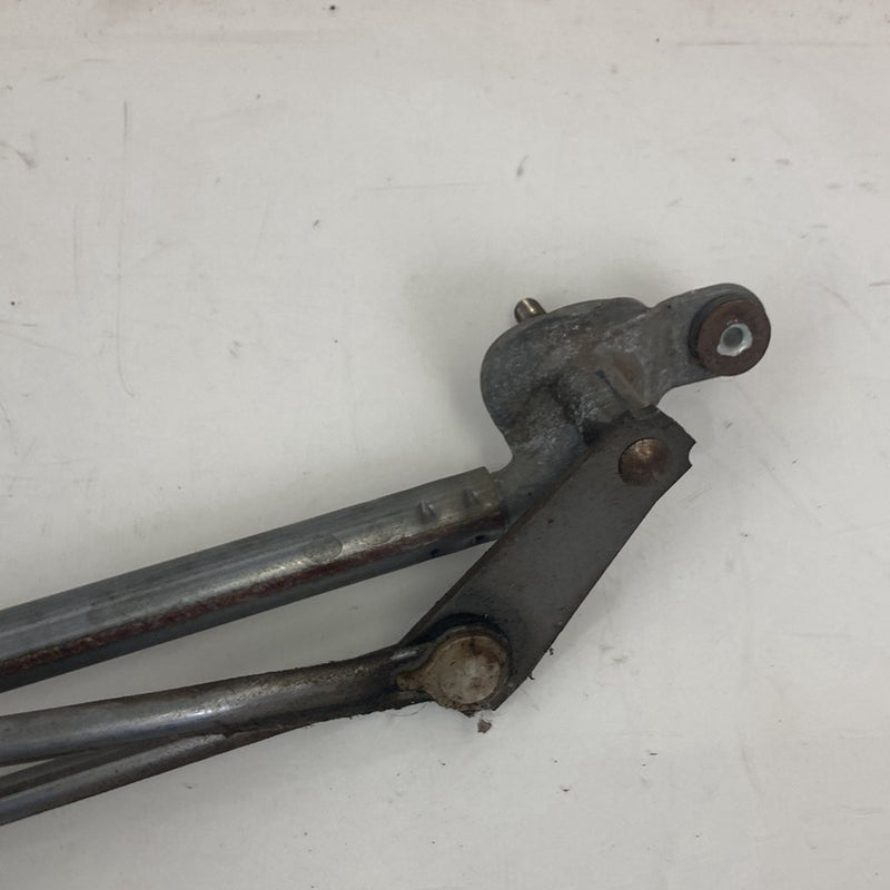 2003-2006 Chevrolet Silverado GMT800 Windshield Wiper Linkage Motor OEM #5341M