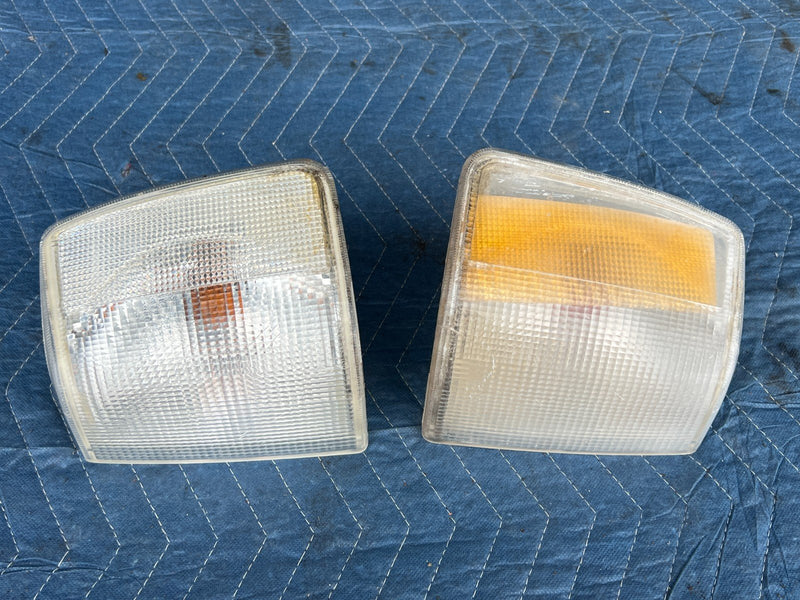 1992-1995 Volvo 940 740 Front Left & Right Turn Signal Light Pair OEM #3247EM