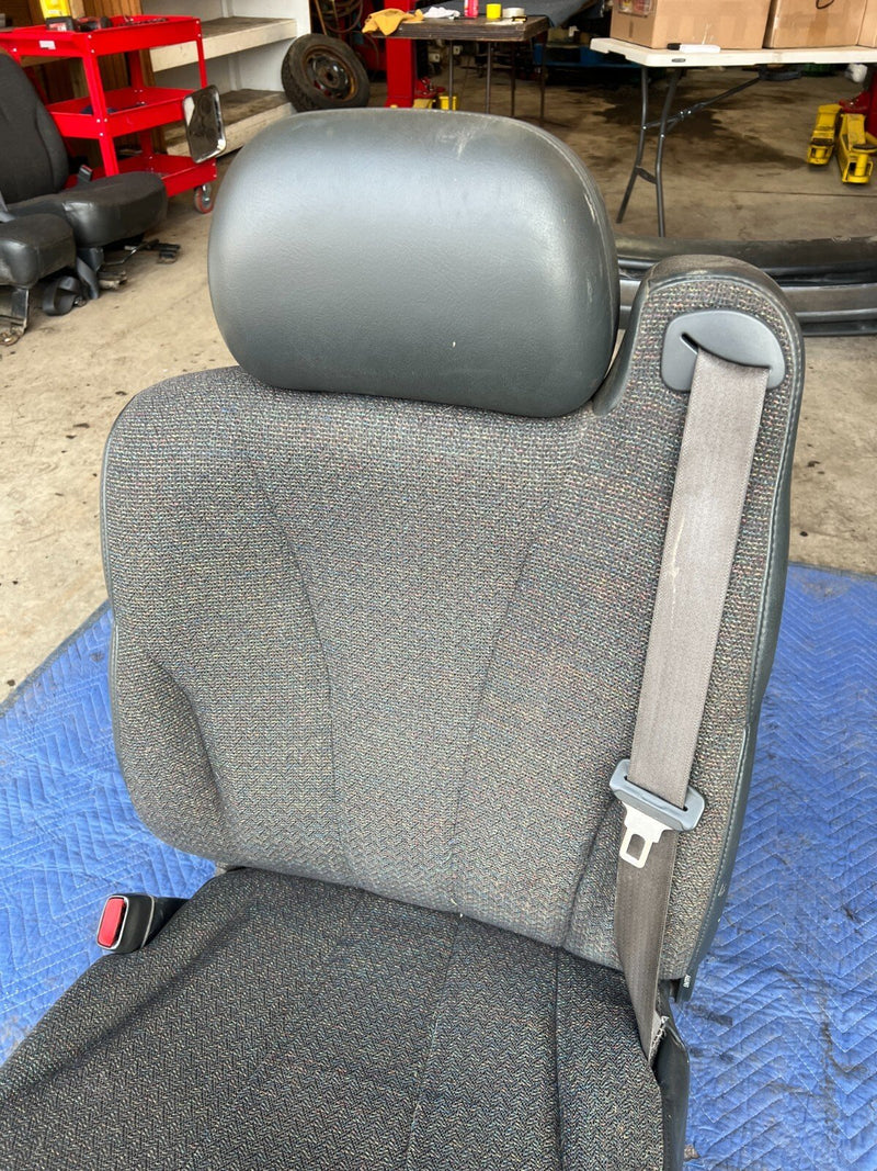 1999-2002 Chevy Silverado GM Driver Left Front Seat Bucket Seatbelt OEM #1853CN