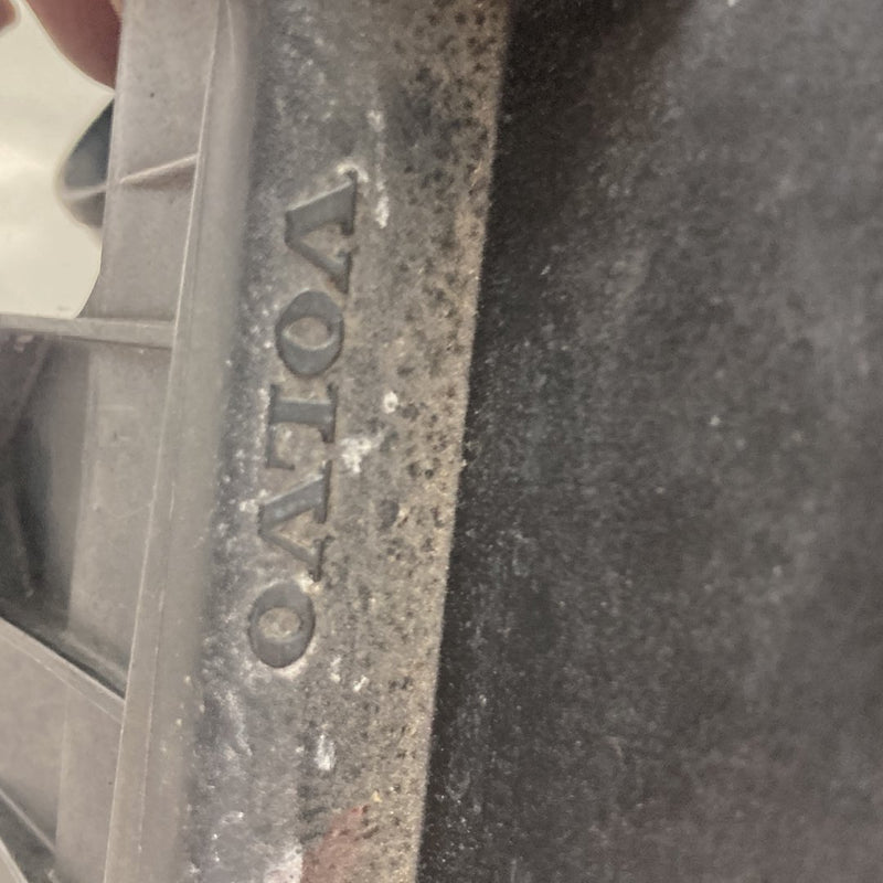 1998-2000 Volvo V70 Air Filter Housing Box Intake 445349 OEM #5209M