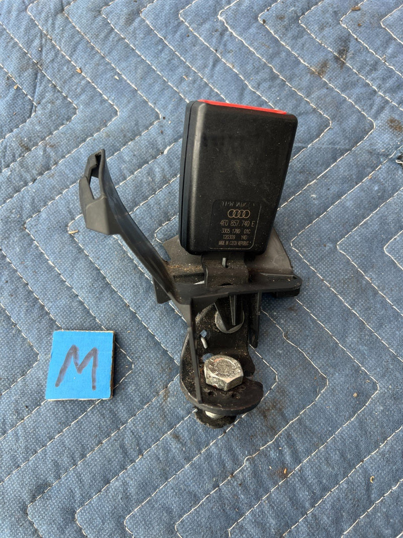 2005-2011 Audi A6 Passenger Right Rear Seat Belt Buckle 4F0857740E OEM #3541EM