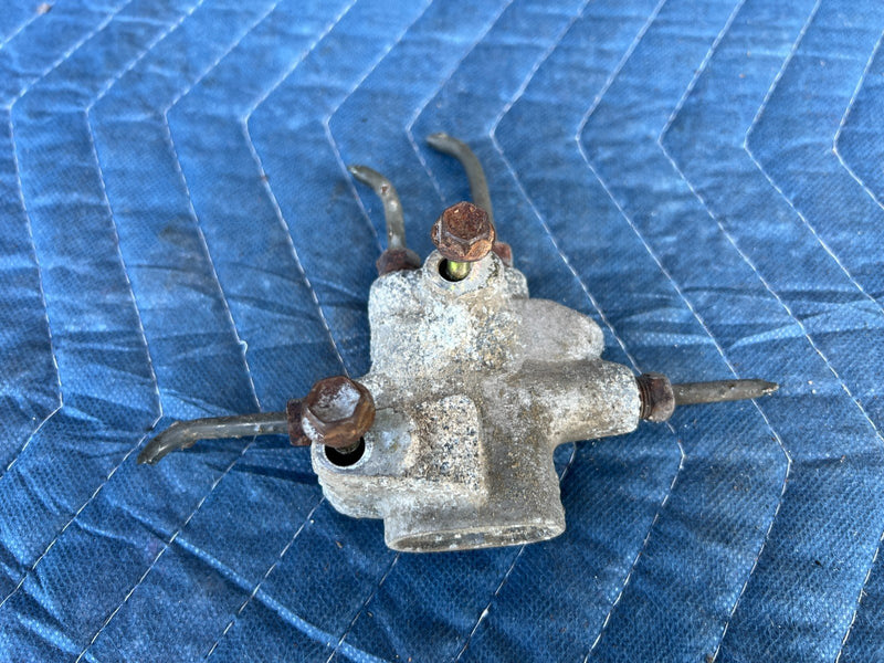 2003-2008 Toyota Corolla Brake No ABS Proportion Prop Regulator Valve OE #3324EM