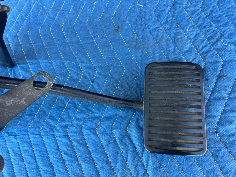 1986-1993 Volvo 240 244 Sedan Brake Pedal Lever Assembly OEM #4271EM