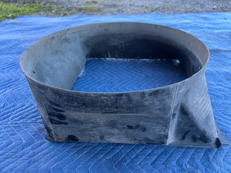 1986-1993 Volvo 240 244 Sedan Radiator & Cooling Fan Shroud 3540300 OEM #4279EM