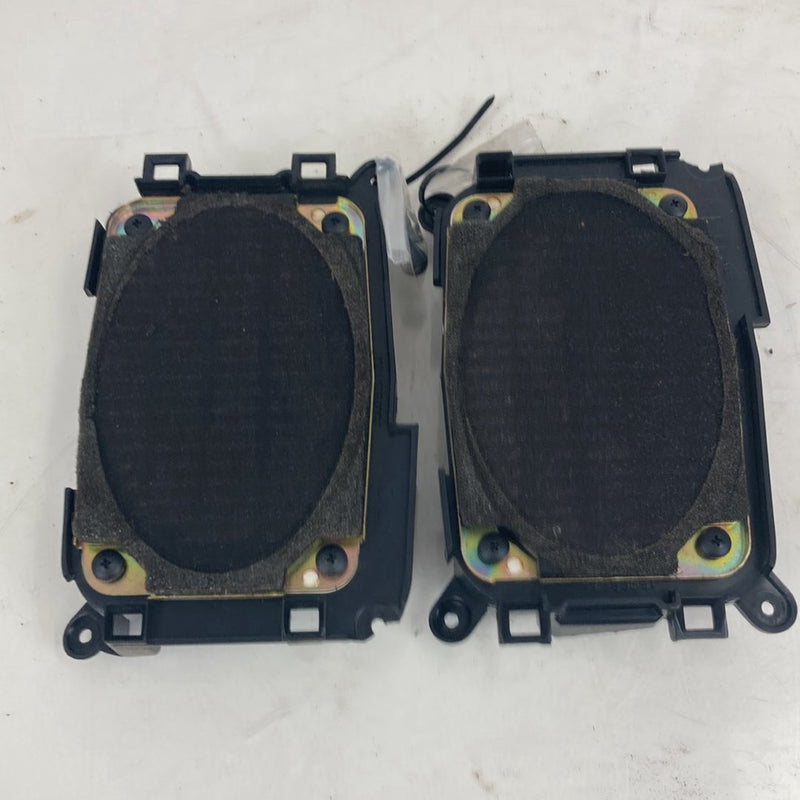 1995-1998 Chevrolet Silverado 2500 GMT400 Dash Speaker Set 16048215 OEM
