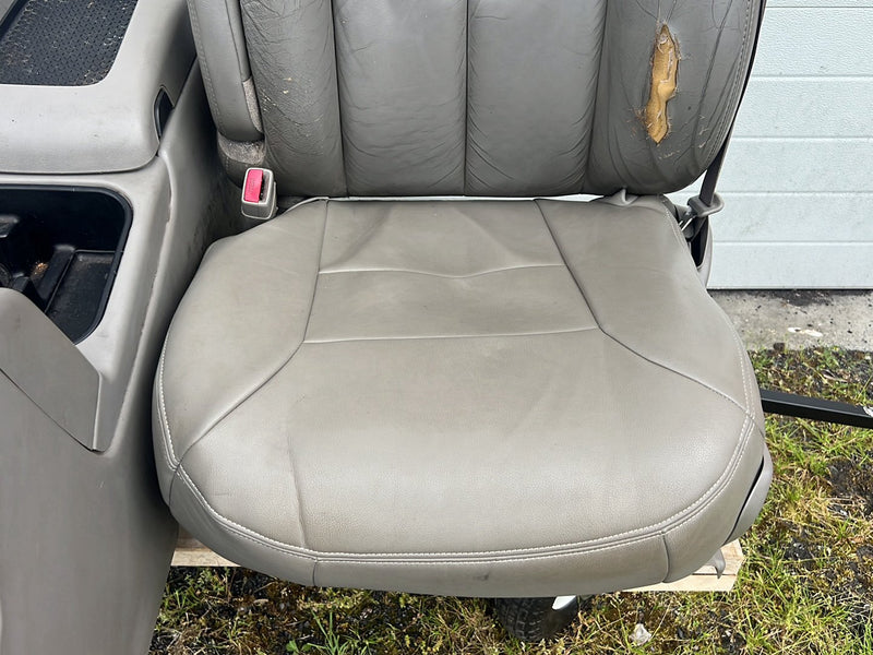 Chevrolet Silverado - Seat Front Pair