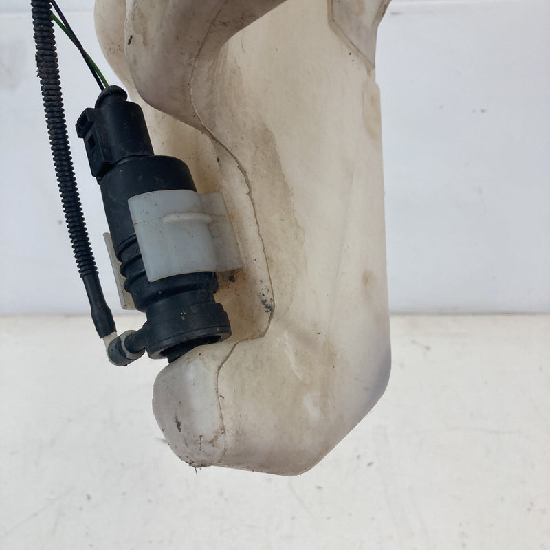 2001-2005 Volkswagen Passat Windshield Washer Reservoir Jug Tank OEM #5537M
