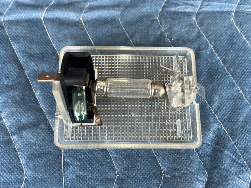 1989-1995 Volvo 740 940 Sedan Rear Dome Map Light Lamp Assembly OEM #3652EM