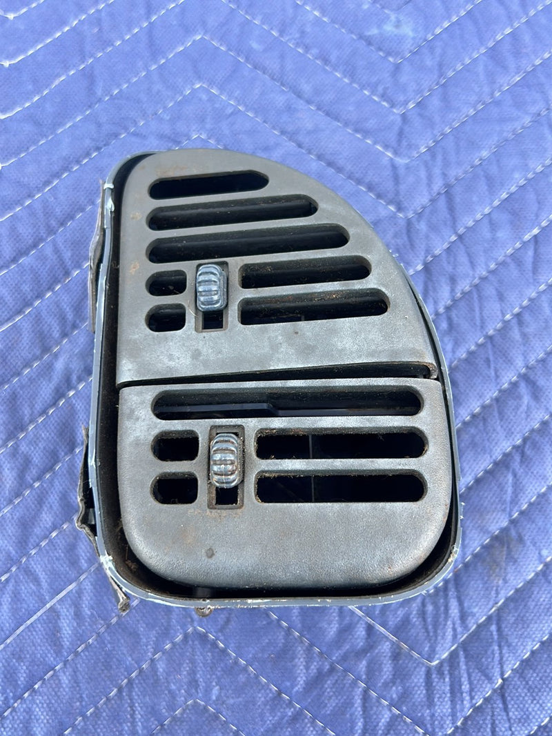 1995-1998 Chevrolet Silverado - Dash Vent PN: 15959761