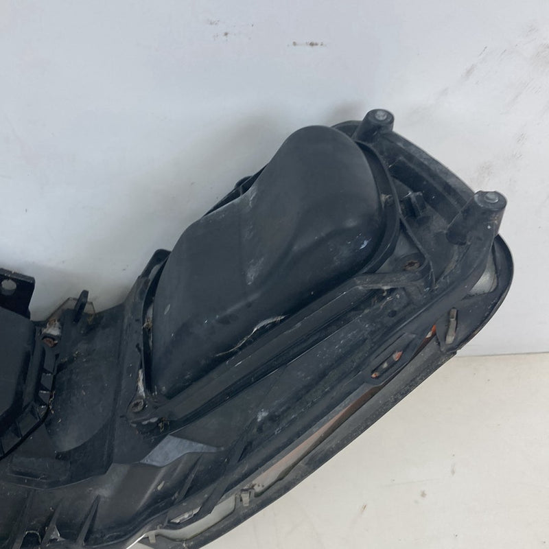2002-2005 Lincoln Town Car Signature Headlight Assembly Right OEM #5143M