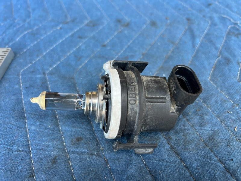 2002-2005 BMW 330xi 325xi E46 High Beam Headlight Lamp Bulb Socket OEM #4801EM