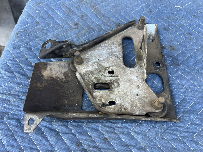 1978 Volvo 240 242 - Fuel Pump PN: 0438170007 0450905021