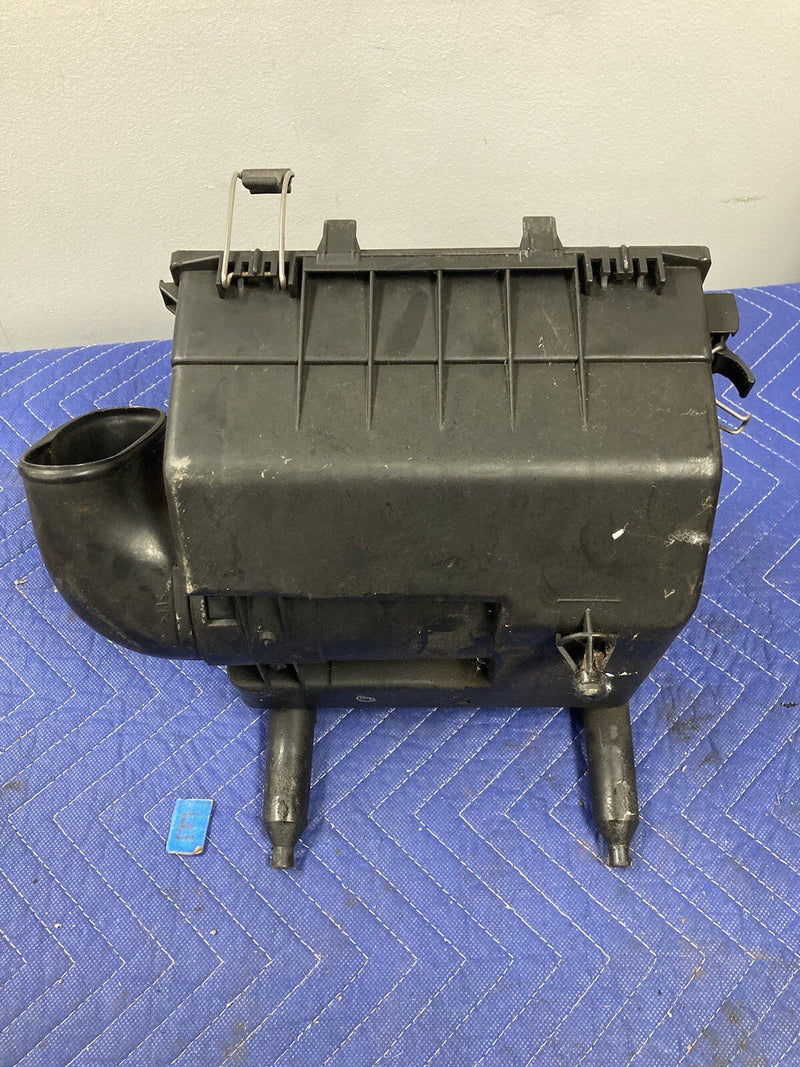1998-2005 Land Rover Freelander Lower Air Filter Box Assembly OEM #3099M