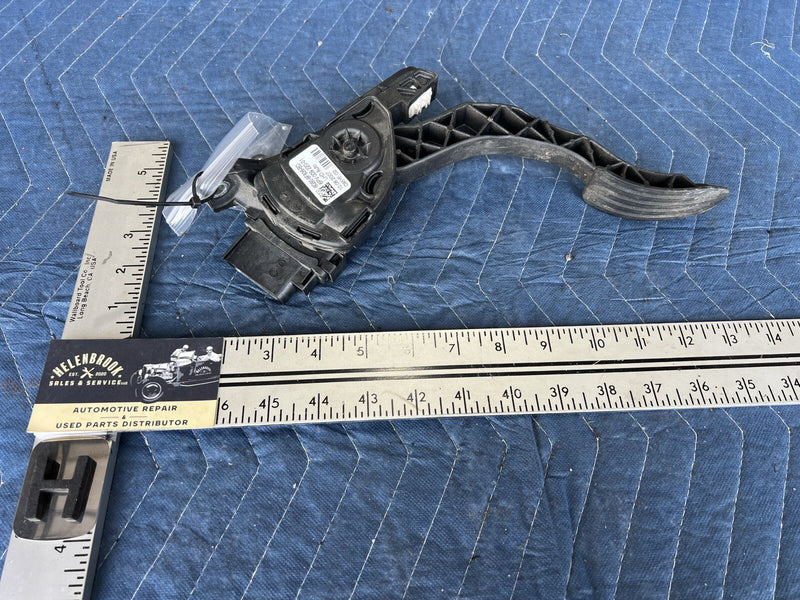 2008-2015 Volvo XC70 S80 Gas Pedal Accelerator 6G92-9F836-BD OEM #4228E