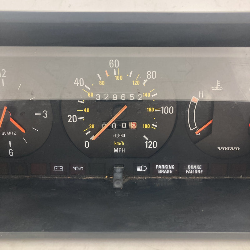 1981-1985 Volvo 240 245 Gauge Cluster Speedometer 1324797 OEM