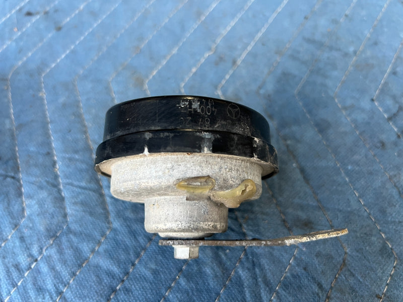 1998-2003 Mercedes W210 E320 High & Low Tone Pitch Horn Pair 0055307 OEM #4664EM